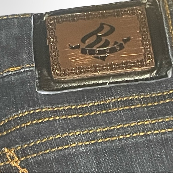 Rocawear Embellished Denim Capris y2k style darkwash size 9 - Picture 2 of 7